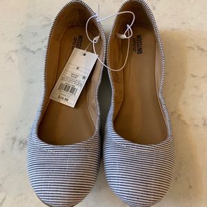Mossimo blue and white striped ballet flat